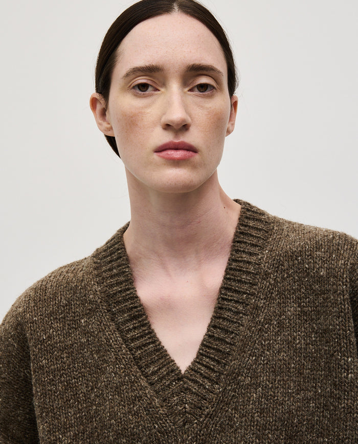 Babaà No75 Oak women's jumper featuring a cozy, stylish knit design in a warm oak color, perfect for casual wear.