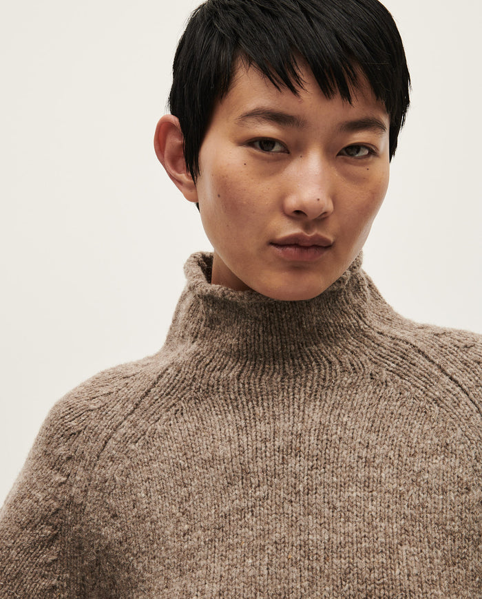 Babaà No81 dark mist women's jumper, cozy knit sweater in dark mist color, displayed on a model.