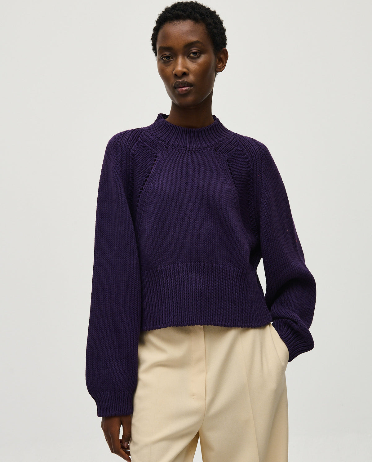 Babaà No86 Ridge women's jumper in soft knit fabric, featuring a cozy fit and stylish design, shown in a neutral color.
