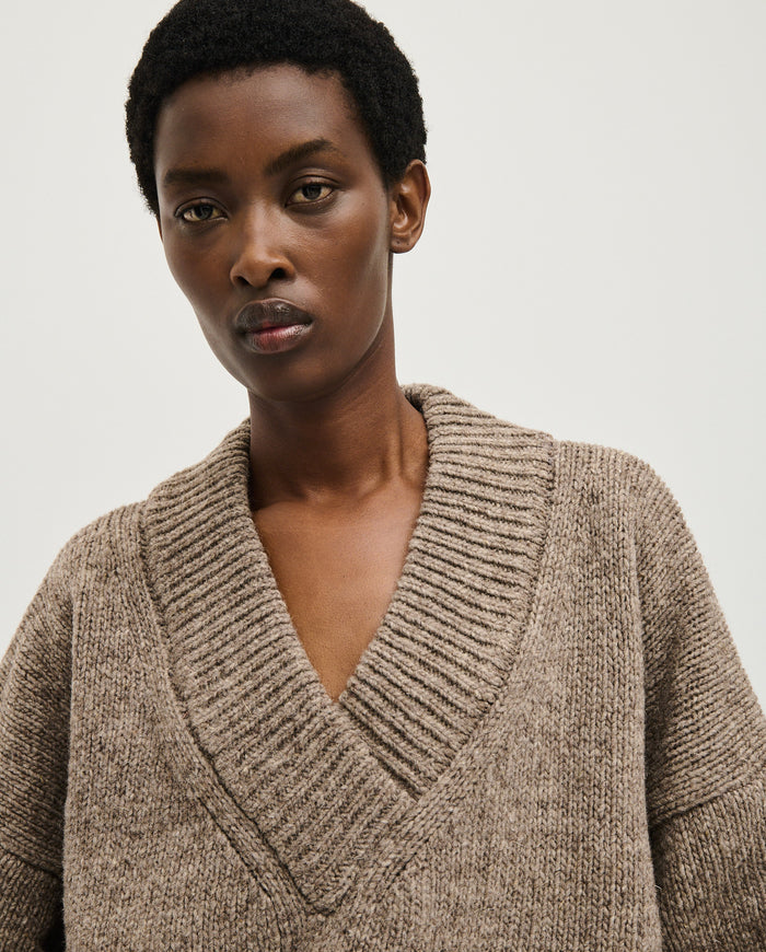 Women’s Babaà Jumper No87 in Dark Mist, featuring a cozy, stylish knit with a relaxed fit and subtle textured pattern.