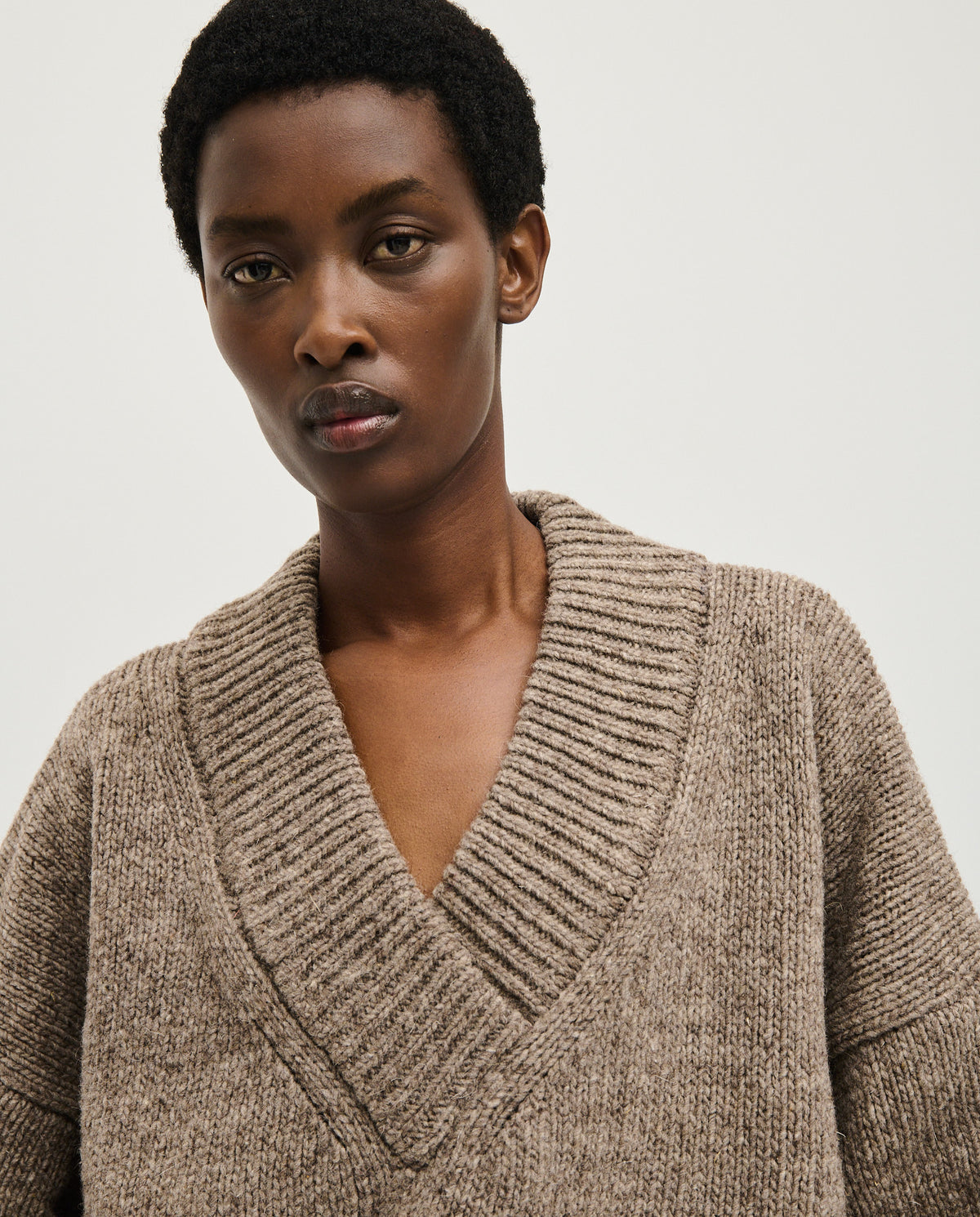 Women’s Babaà Jumper No87 in Dark Mist, featuring a cozy, stylish knit with a relaxed fit and subtle textured pattern.