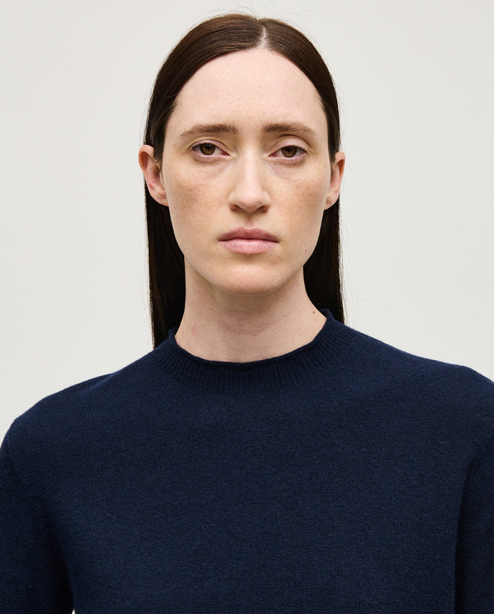 Babaà No89 Tinta women's jumper in soft fabric, featuring a relaxed fit and stylish design, shown on a model.