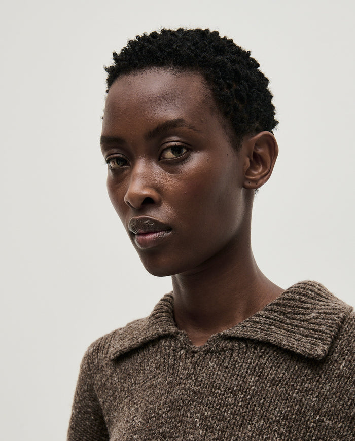 Women's Babaà No90 Oak jumper featuring a cozy, knitted design in warm oak color, perfect for casual wear.