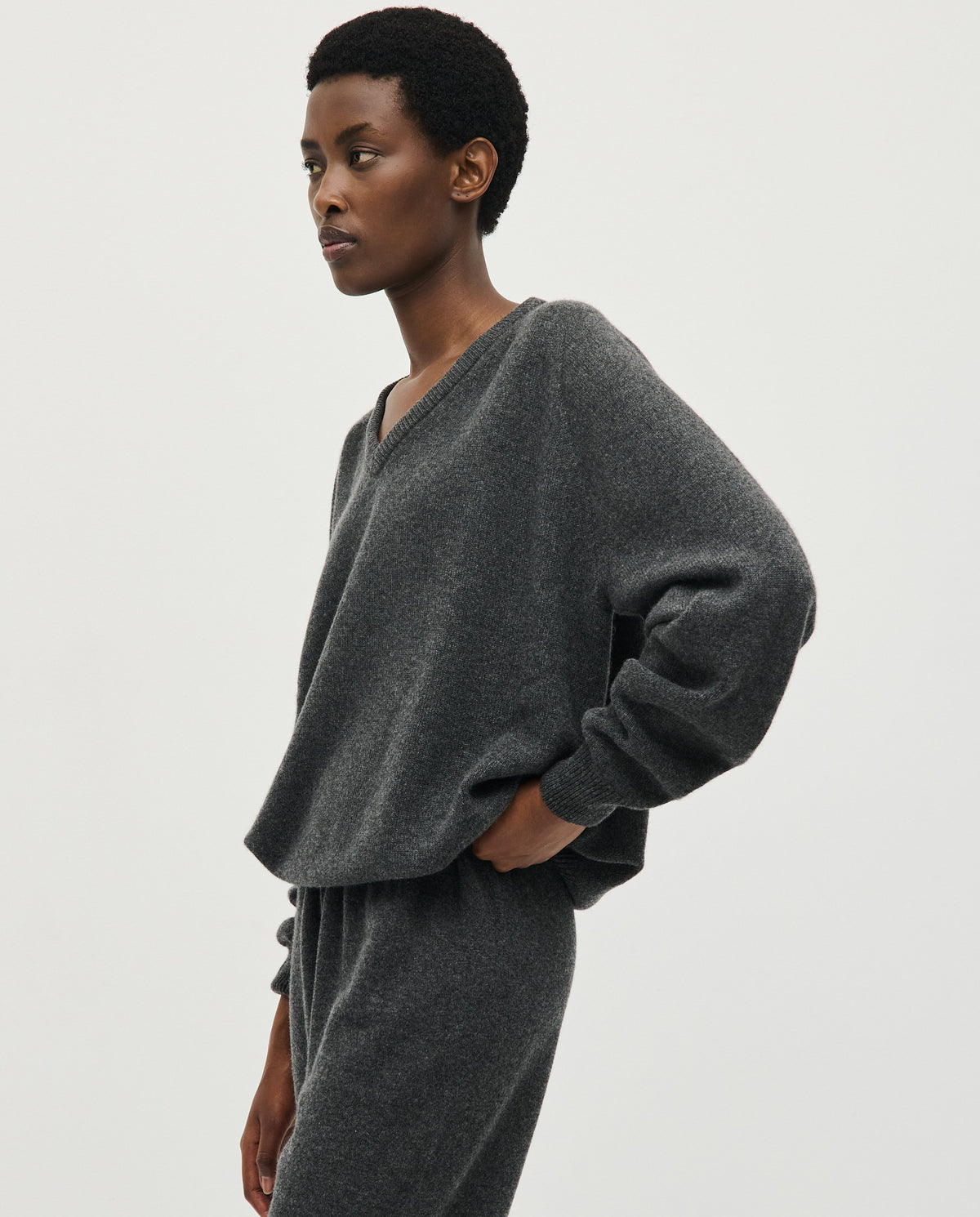Babaà women's jumper No91 Lapiz in soft blue, featuring a cozy, fitted knit design perfect for casual wear.