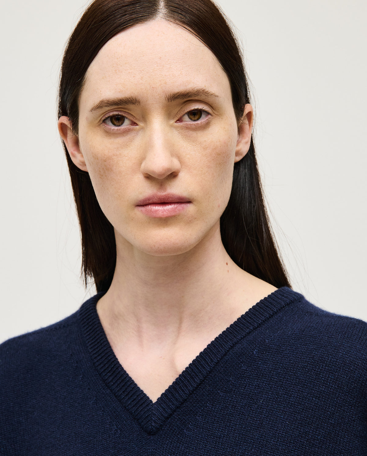 Navy jumper No91 by Babaà worn by a woman, featuring a cozy, stylish knitted design suitable for casual or everyday wear.