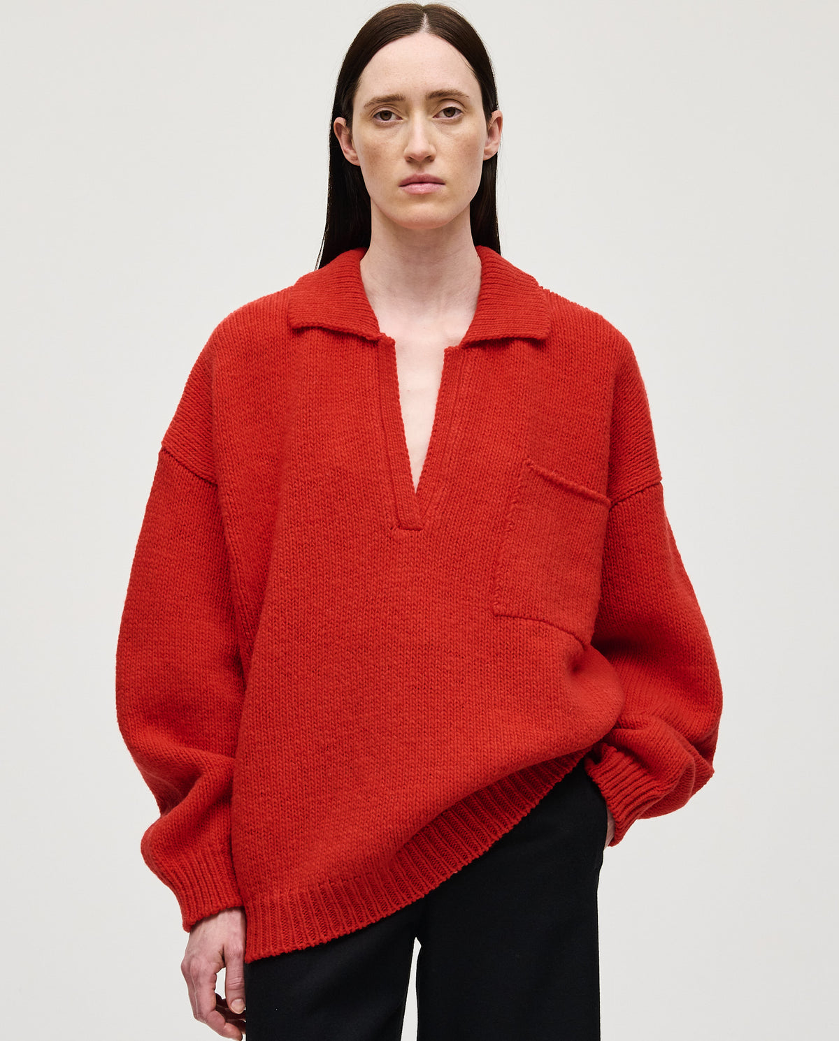 Red Babaà Polo No93 for women, showcasing a classic fit with a collar and short sleeves, perfect for casual style.