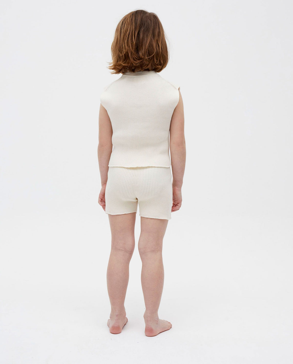 Kids' natural shorts No.39 by Babaà, lightweight cotton fabric, relaxed fit, featuring an elastic waistband and neutral color.