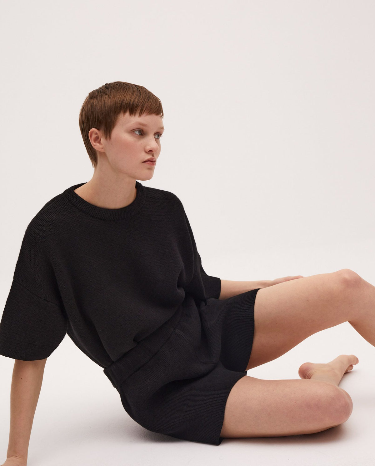 Black Babaà No35 women's shorts with a relaxed fit, featuring a comfortable waistband and stylish design.