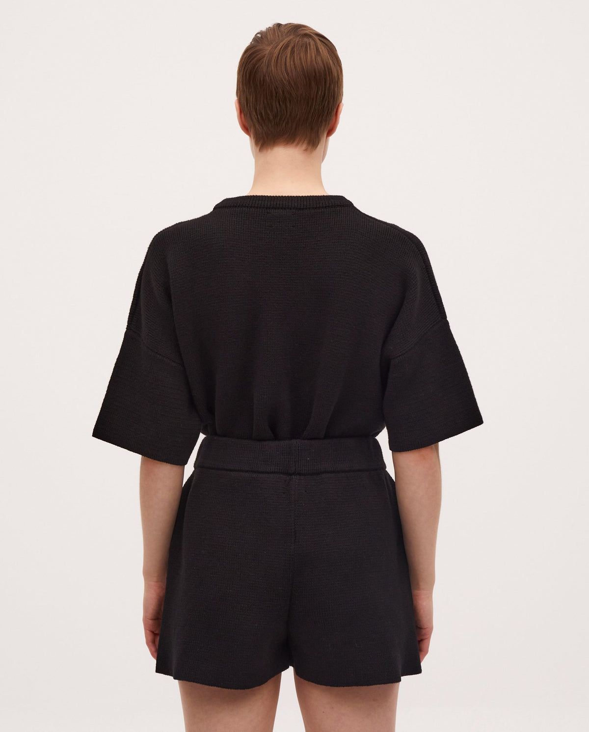 Black Babaà No35 women's shorts with a relaxed fit, featuring a comfortable waistband and stylish design.