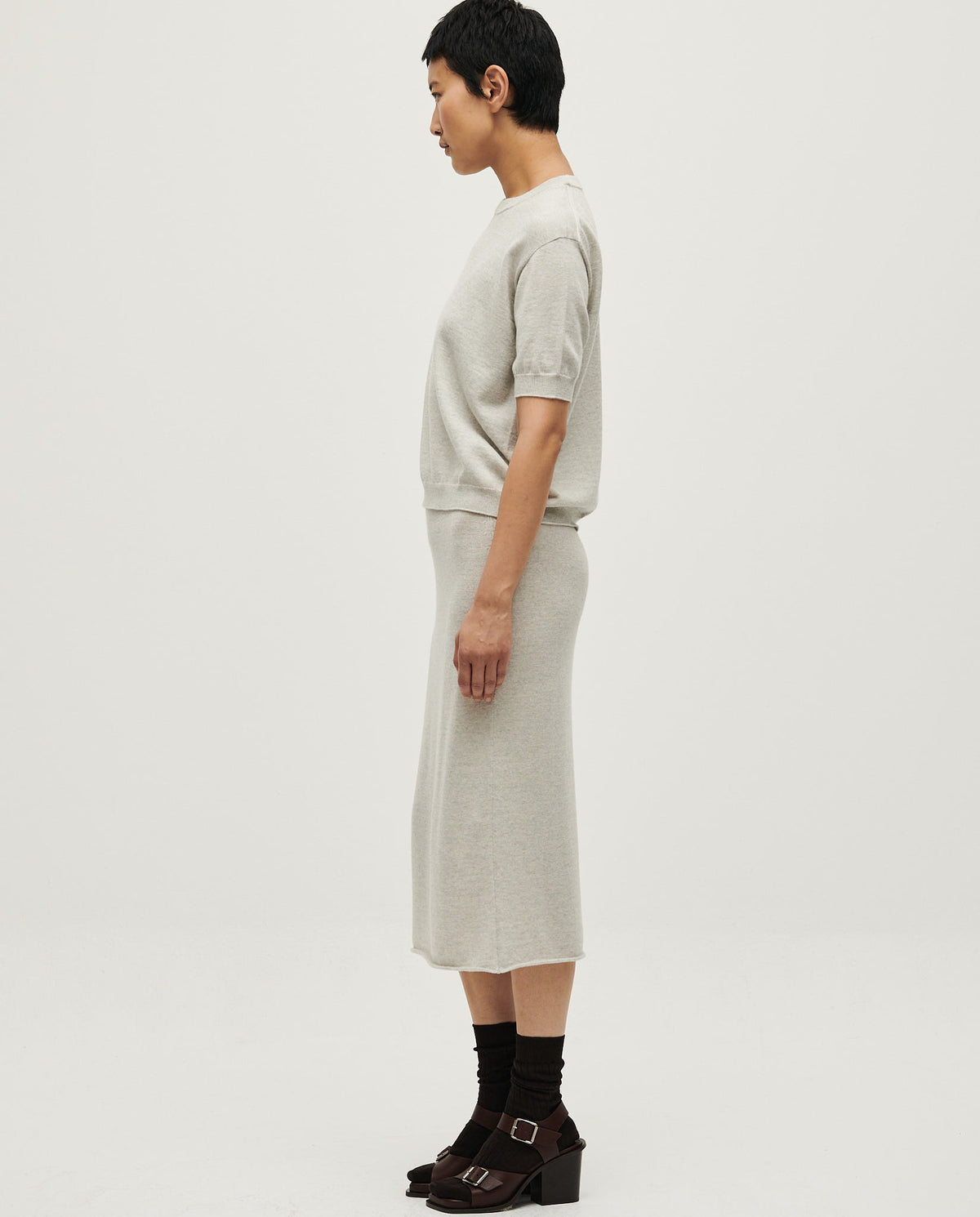 Woman wearing Babaà Skirt No25 Estrella, featuring a stylish design, flowing fabric, and vibrant star pattern.