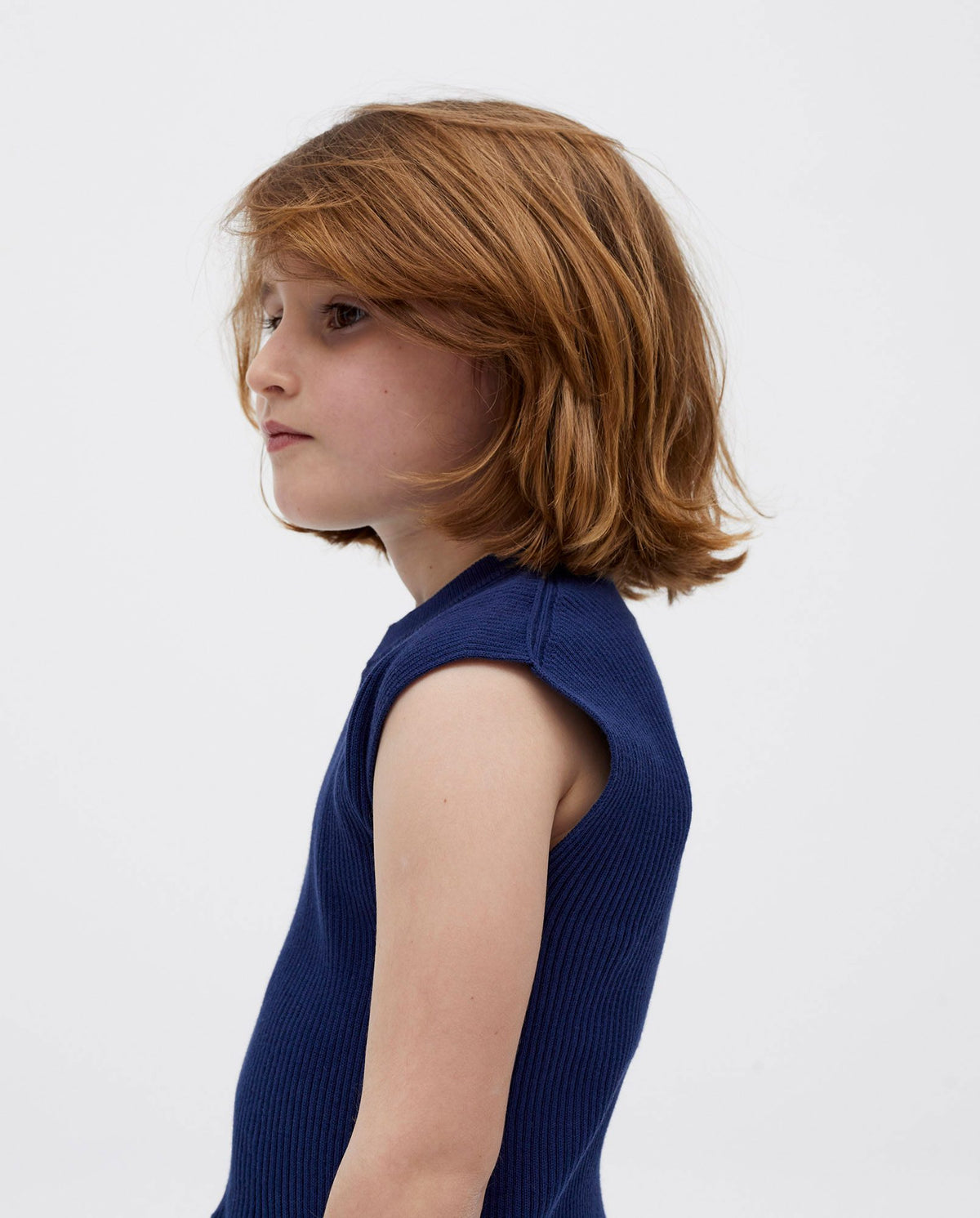 Navy kids' top No39 by babaà, featuring a soft fabric and casual fit, shown on a child model.