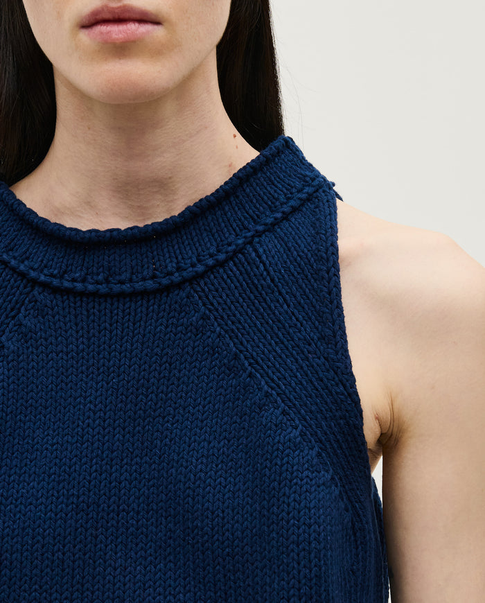 Navy top No.46 by Babaà worn by a woman, featuring a stylish design, soft fabric, and a comfortable fit.