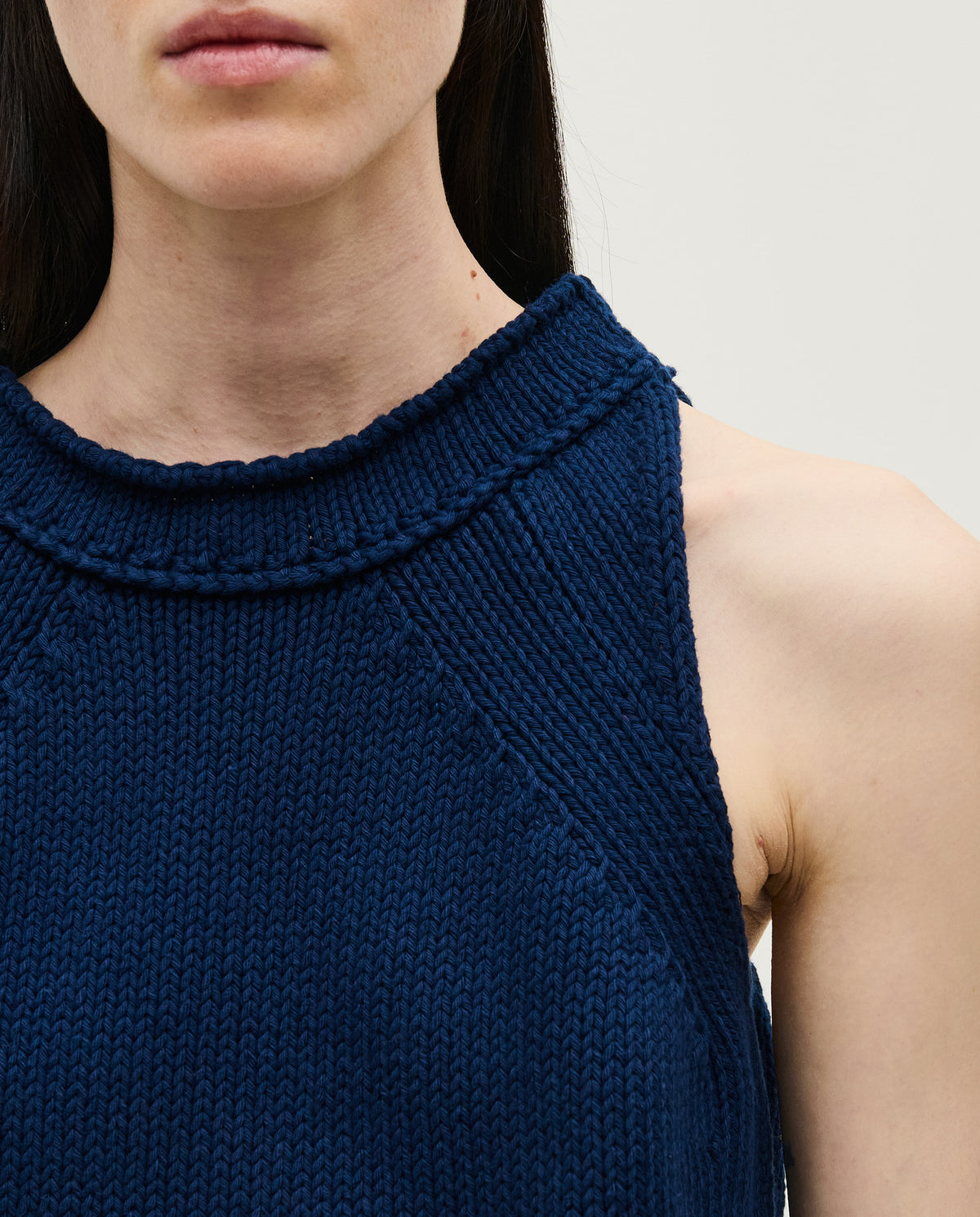 Navy top No.46 by Babaà worn by a woman, featuring a stylish design, soft fabric, and a comfortable fit.