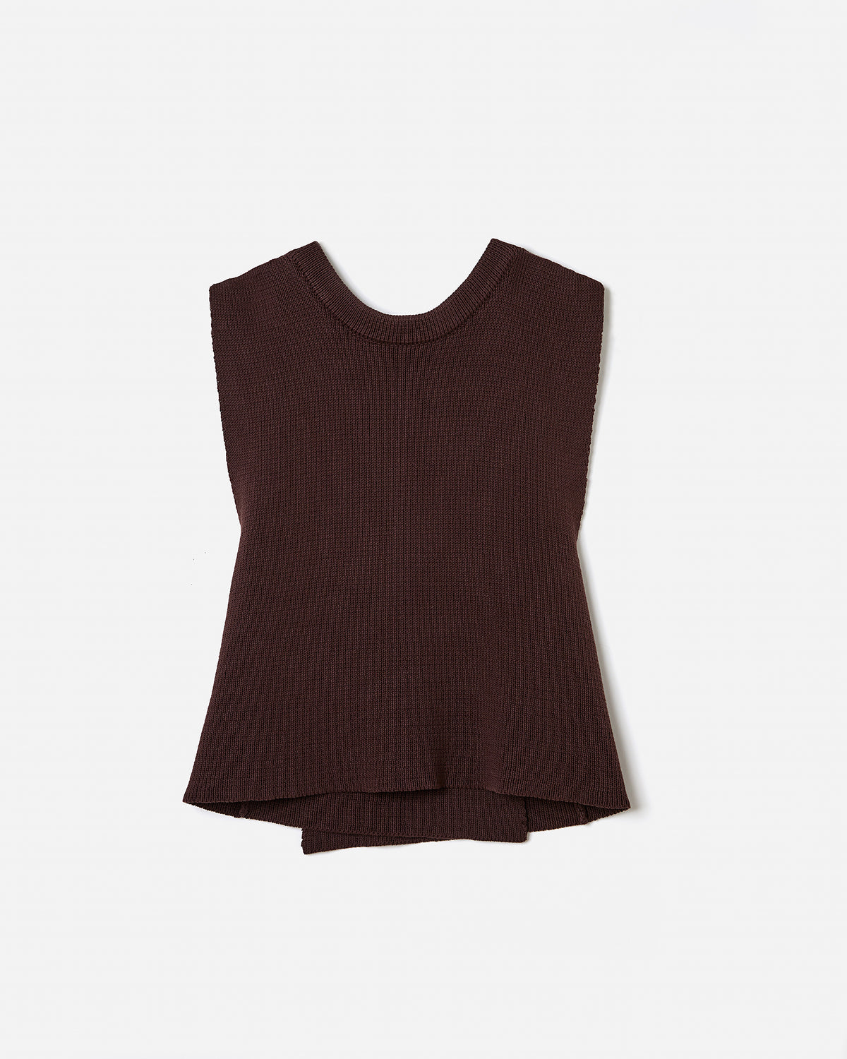 Silhouette of a woman wearing the Babaà Top No85 Husk, showcasing its stylish design and fit.