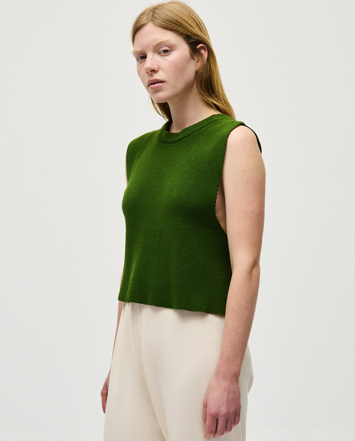 Babaà Top No85 Pine for women, featuring a stylish design with a comfortable fit, shown on a woman in the image.