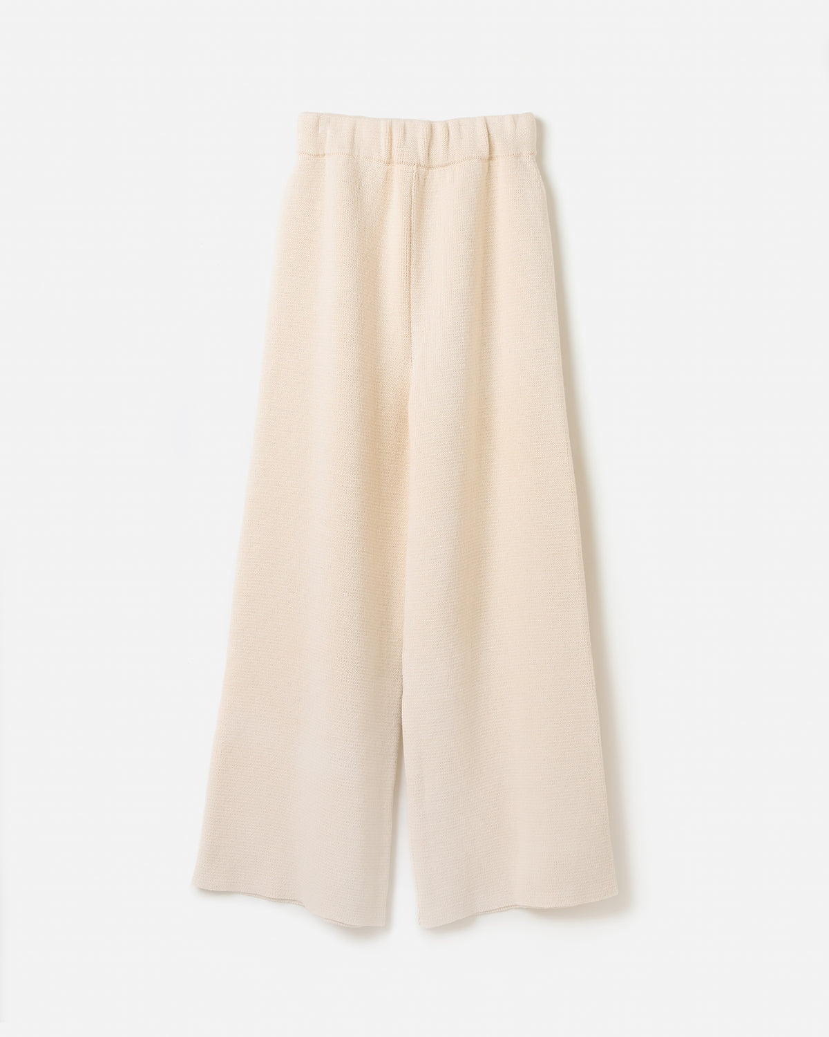 Babaà No35 natural women's trousers with relaxed fit and lightweight fabric, displayed in a casual silhouette.