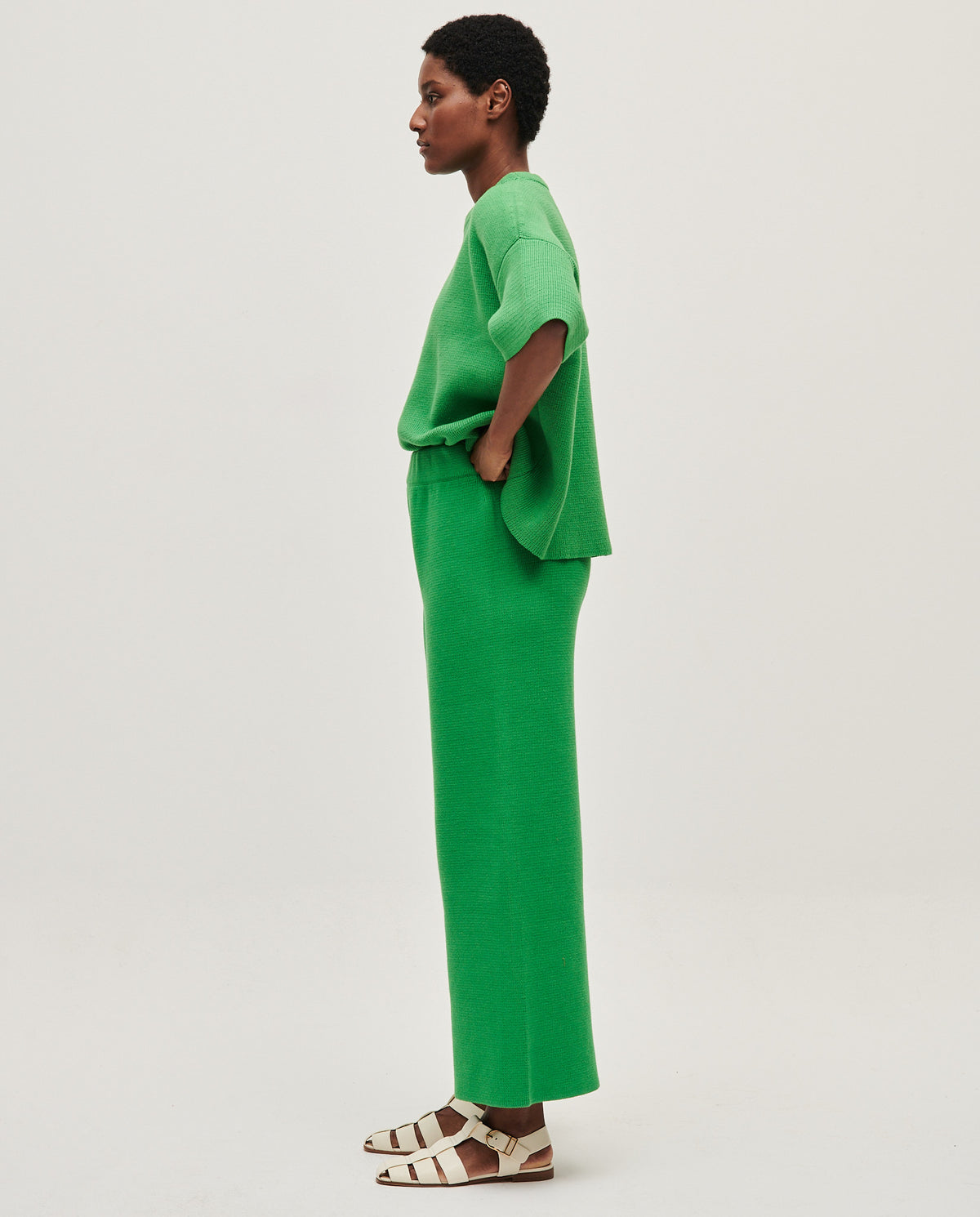 Babaà Women's Trousers No35 Wild Fern featuring a relaxed fit, earthy green color, and natural fabric for casual, stylish wear.