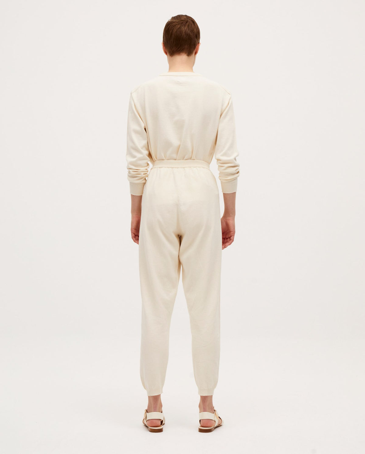 Women's Babaà No37 Natural trousers with a relaxed fit, featuring a soft fabric and classic design, suitable for casual or office wear.