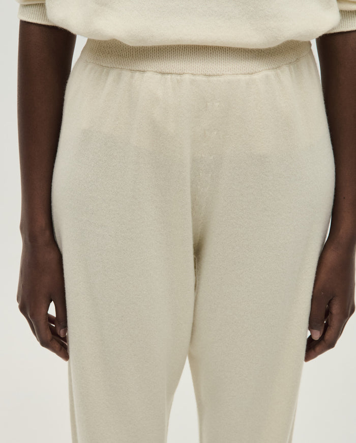 Babaà No41 natural trousers for women in limestone color, featuring a relaxed fit and soft fabric for casual wear.
