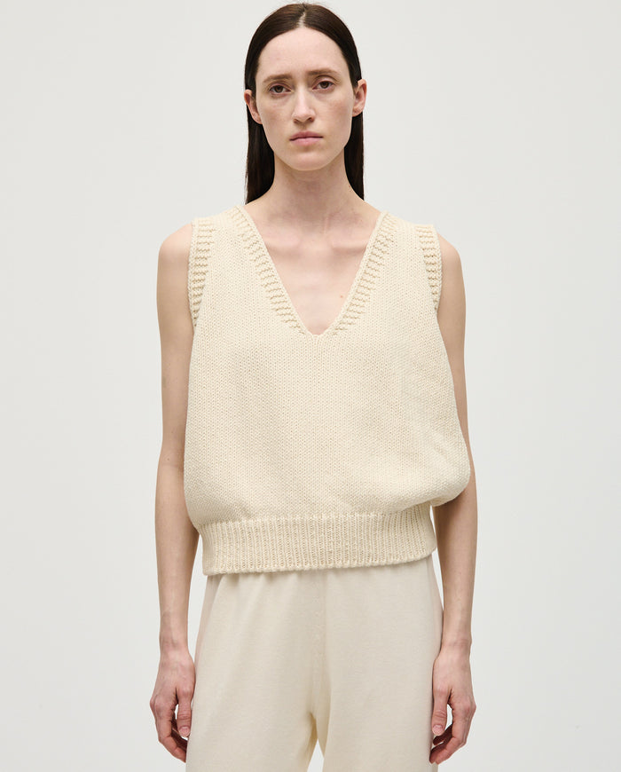 Babaà No24 natural women's vest made of soft, lightweight fabric, featuring a simple sleeveless design and neutral natural color.