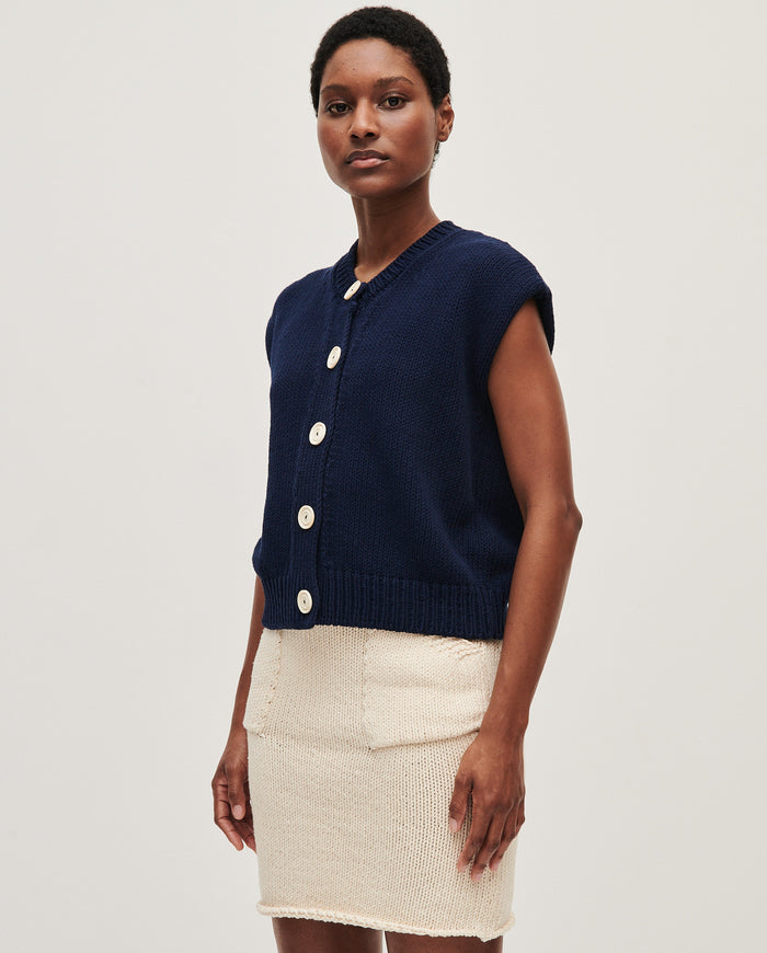 Navy Babaà No26 women's vest featuring a sleek design, displayed on a model showcasing the lightweight fabric and stylish fit.