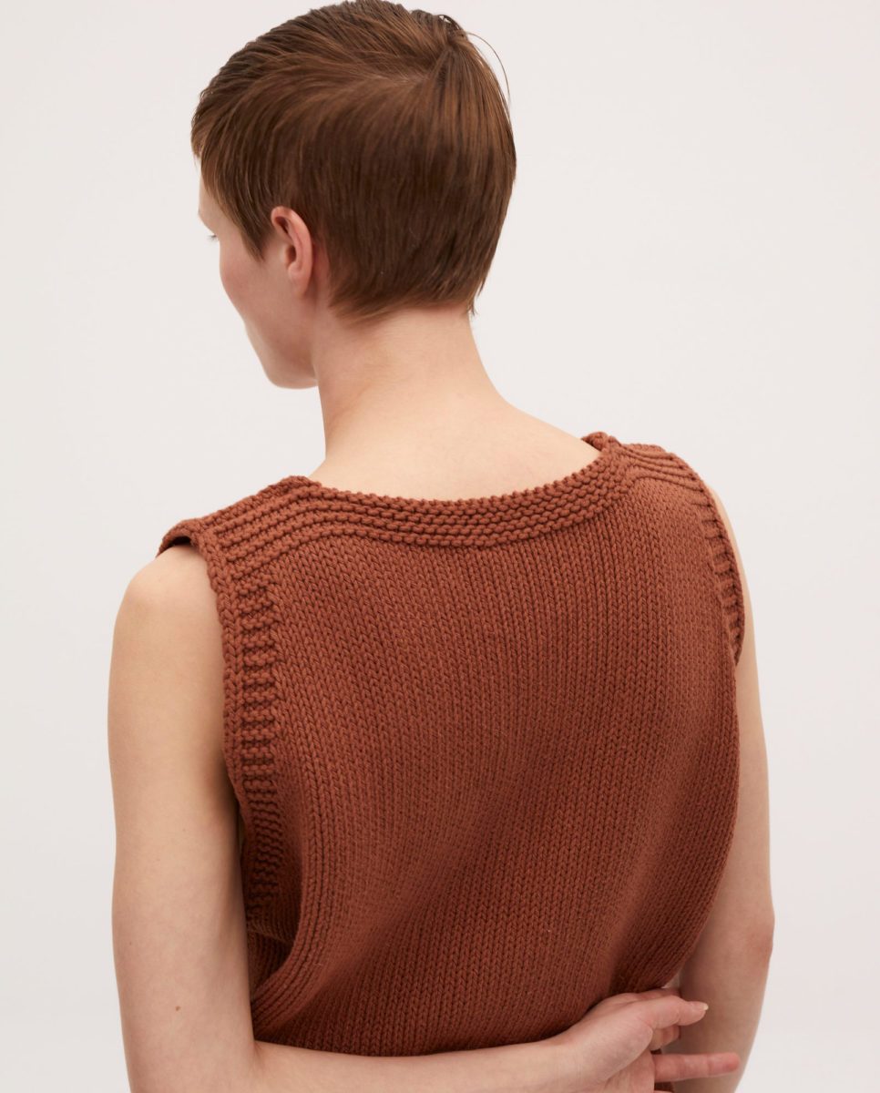 vest-woman-no24-tonka-bean-2