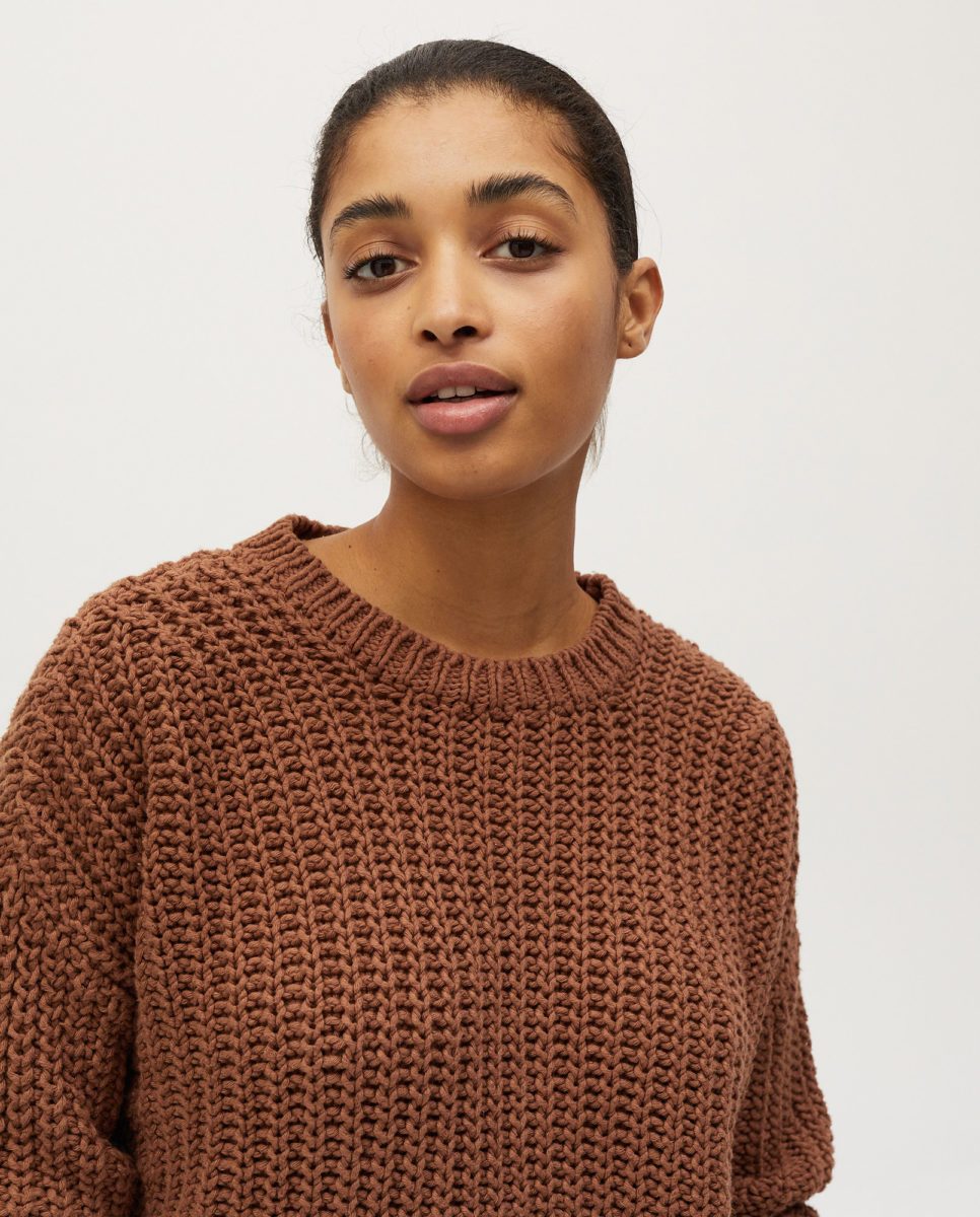 jumper-woman-no18-tonka-bean-2