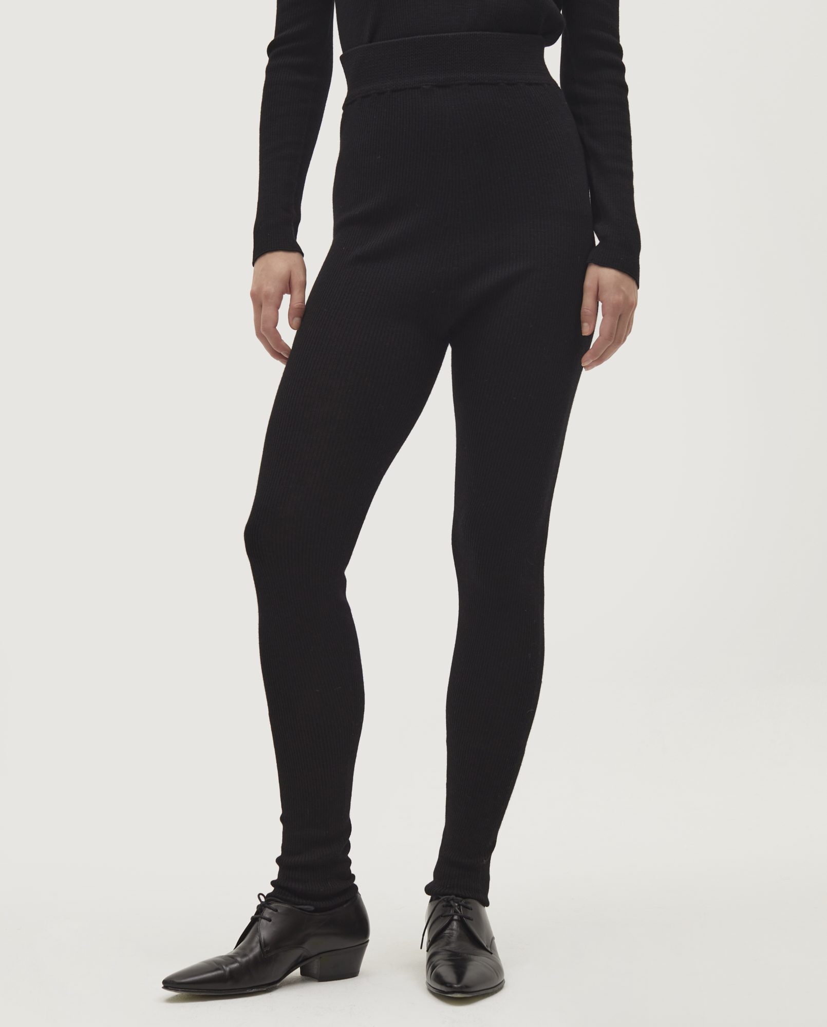 https://babaa.es/wp-content/uploads/2022/10/leggings-woman-no71-black-11.jpg