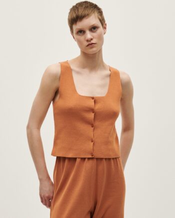 vest no39 cognac