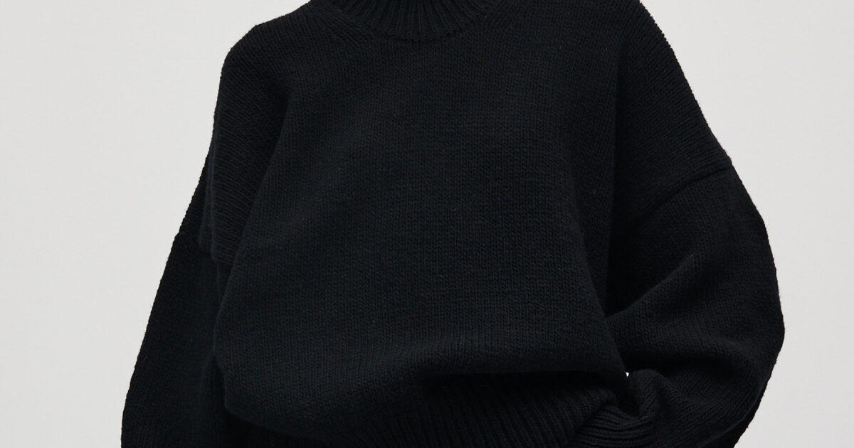 5011011 Black Off-Shoulder Jumper
