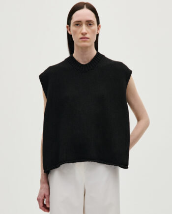 vest no44 black